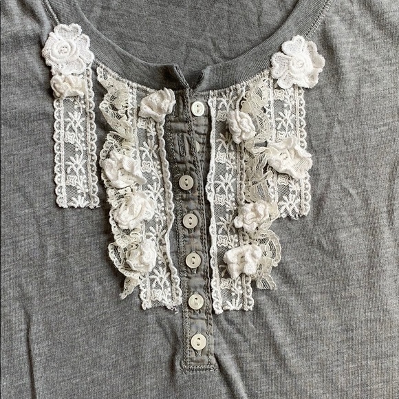 NWOT Abercrombie Kids Lace and Ruffle Grey Top - Picture 2 of 5